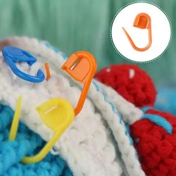 LUNARM 300 Pcs Stitch Markers, 15 Colors Crochet Stitch Needle Clip Knitting Plastic Locking Stitch Needle Clip Counter with Clear Storage Case for DIY Handicraft Place Buckle Marker