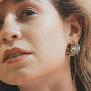 Mytys Two-Tone Earrings: Elegant Gold & Silver Design