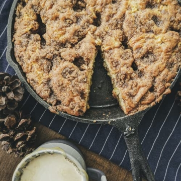 12 Inch Pre-Seasoned Cast Iron Skillet for Versatile Cooking