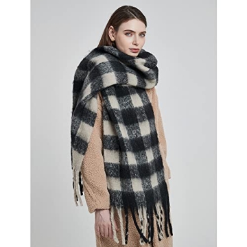 Cozy Women's Plaid Winter Scarf for Warmth & Style