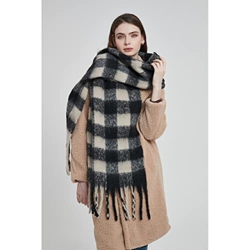 Cozy Women's Plaid Winter Scarf for Warmth & Style