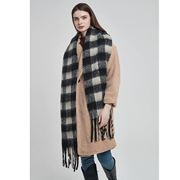 Cozy Women's Plaid Winter Scarf for Warmth & Style