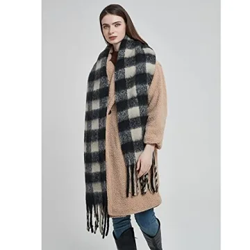 Cozy Women's Plaid Winter Scarf for Warmth & Style
