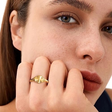 YeGieonr Gold Signet Ring for Women, Non-Tarnish 18K Gold Jewelry