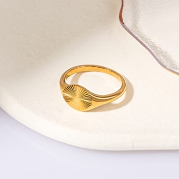 YeGieonr Gold Signet Ring for Women, Non-Tarnish 18K Gold Jewelry