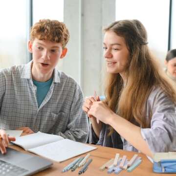 Henoyso 18 Pcs Aesthetic Bible Study Supplies Include Big Capacity Pen Bag with Zipper 12 Pcs Chisel Tip Bible Highlighters 5 Pcs Quick Dry Retractable Black Ink Pens for Office(Light Blue)