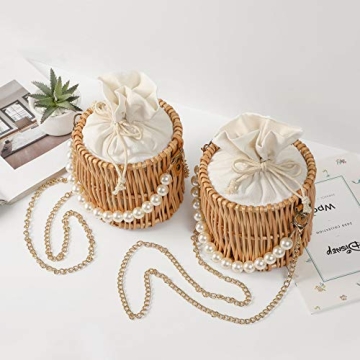 Chic Straw Beach Bags for Summer Outings and Casual Use