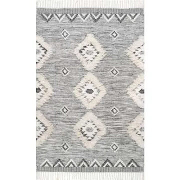 nuLOOM Moroccan Tasseled Wool Accent Rug, 3x5 Black