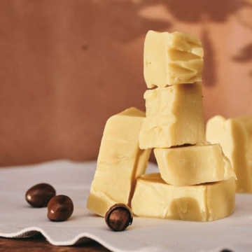 L'OCCITANE Ultra-Rich Lip Balm for Hydrated, Soft Lips