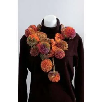 Clover Small Pom-Pom Maker – Easy Crafting Tool