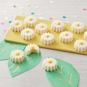 Wilton Easy Flex Silicone 24-Cavity Bite Daisy Pan