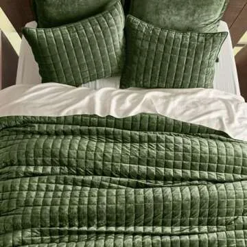 RECYCO Luxury Velvet Quilt King Size, Ultra Soft Velvet Bedding Sets, Lightweight Quilted Velvet Comforter Set, Channel Stitch Oversized Bedspread Coverlet with 2 Pillow Shams, Loden Green