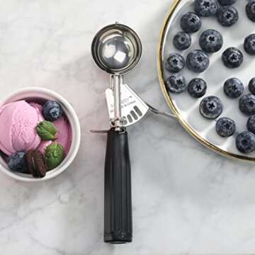 New Star Foodservice 34882 Commercial-Grade Thumb Press Food Disher/Ice Cream Scoop, 18/8 Stainless Steel, 1.25 oz, Size 30, Black