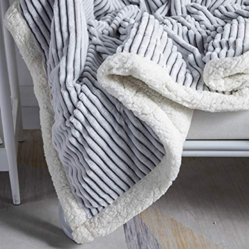 Cozy DISSA Sherpa Blanket for Every Season - Warm & Soft