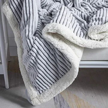 Cozy DISSA Sherpa Blanket for Every Season - Warm & Soft