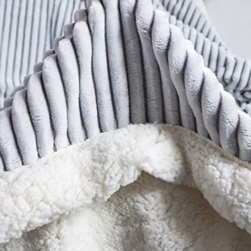 Cozy DISSA Sherpa Blanket for Every Season - Warm & Soft