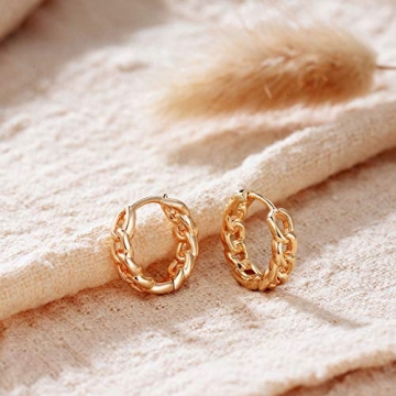 MEVECCO Gold Hoop Earrings for Everyday Minimalism