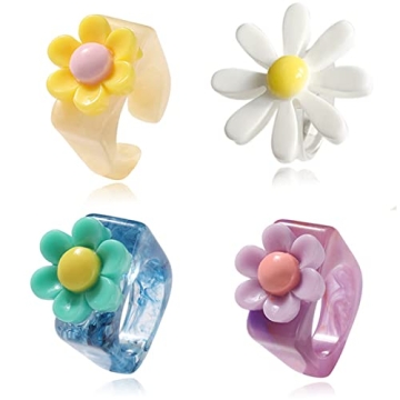 WCRAZYE 4Pcs Trendy Love Heart Resin Chunky Rings
