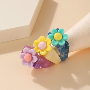 WCRAZYE 4Pcs Trendy Love Heart Resin Chunky Rings