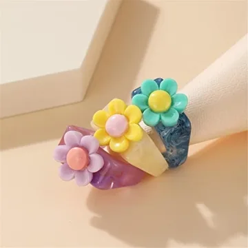 WCRAZYE 4Pcs Trendy Love Heart Resin Chunky Rings