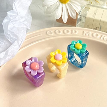 WCRAZYE 4Pcs Trendy Love Heart Resin Chunky Rings