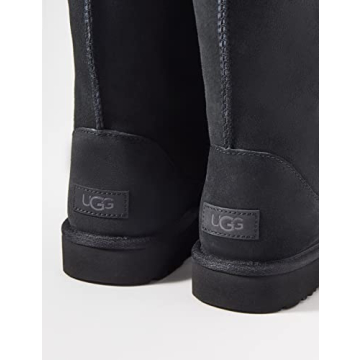 UGG Women's Classic Short II Black Boot Size 9 - Cozy