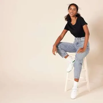 Amazon Essentials Women's Classic-Fit Short-Sleeve Crewneck T-Shirt, Pack of 2, Black, Medium