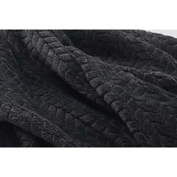 EverSnug Premium Travel Blanket Pillow - Soft 2 in 1 Airplane Blanket with Soft Bag Pillowcase, Hand Luggage Sleeve and Backpack Clip (Black)