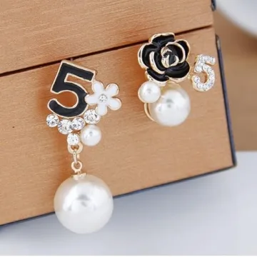 Trendy Floral Dangle Pearl Earrings for Every Occasion