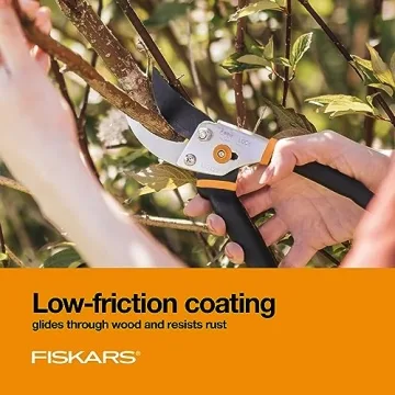 Fiskars Bypass Pruning Shears Sharp Rust-Resistant Garden Tool