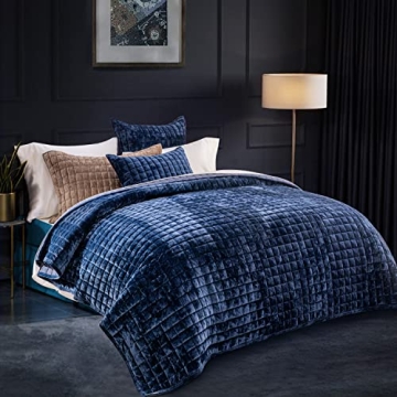 Luxurious Velvet King Quilt Set for Ultimate Comfort