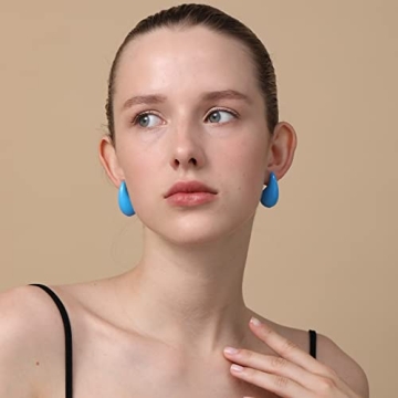 Apsvo Chunky Gold Hoop Earrings - Lightweight & Fashionable