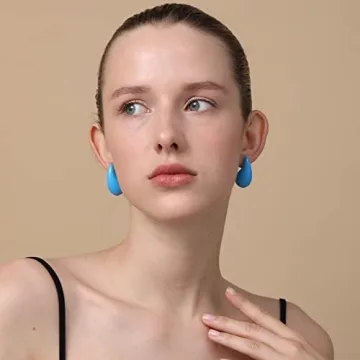 Apsvo Chunky Gold Hoop Earrings - Lightweight & Fashionable