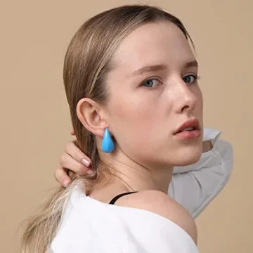 Apsvo Chunky Gold Hoop Earrings - Lightweight & Fashionable