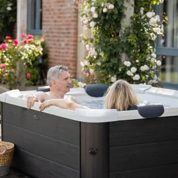 MSpa Oslo 4-6 Person Inflatable Hot Tub with Hydro Jets