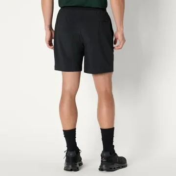 Amazon Essentials Men's Training Shorts, Performance Stretch