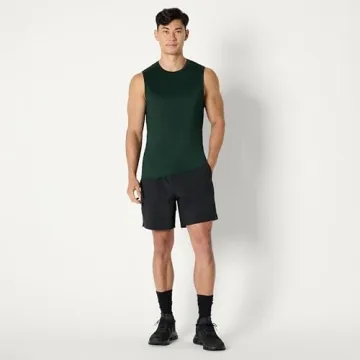 Amazon Essentials Men's Training Shorts, Performance Stretch