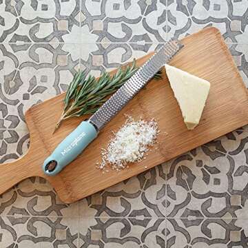 Microplane Premium Classic Citrus Zester and Parmesan Cheese Grater (Purist Blue)