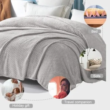 Exclusivo Mezcla Light Grey Fleece Throw Blanket for Couch and Bed, 50x70 Inches Soft Cozy 3D Decorative Jacquard Flannel Blankets, Lightweight Fuzzy Plush Warm Throws for All Seasons