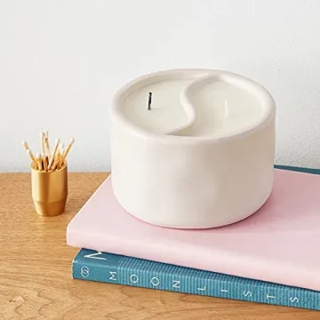 Paddywax Yin Yang Candle Black Salt Teakwood 11-Ounce