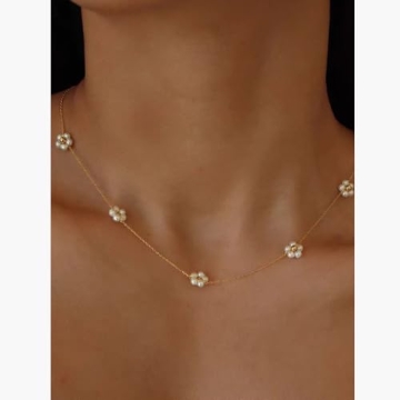 Daisy Pearl Necklaces for Women, Dainty Gold Necklace Gold Plated Cute Flower Necklace Handmade Simple Flower Choker Necklaces for Women Trendy Short Gold Necklace Jewelry for Women