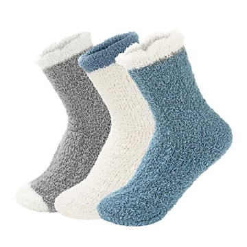 Cozy Century Star Women’s Fuzzy Slipper Socks