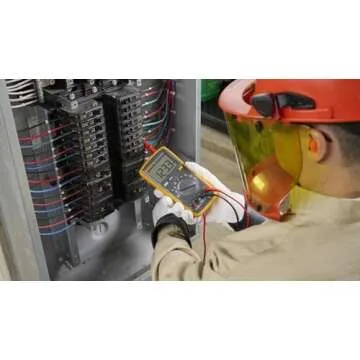 Fluke 15B+ Digital Multimeter for Precise Testing