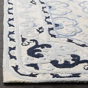 Luxurious Safavieh Bella Collection Handmade Area Rug