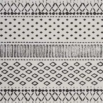 Stylish Rivet Geometric Area Rug for Modern Homes