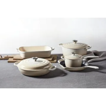 Le Creuset Enameled Cast Iron Signature Iron Handle Skillet, 10.25" (1-3/4 qt.), Meringue