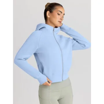Trendy Queen Women's Cropped Fleece Hoodie Winter Fashion