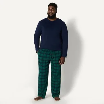 Amazon Essentials Men's Holiday Matching Pajama Set