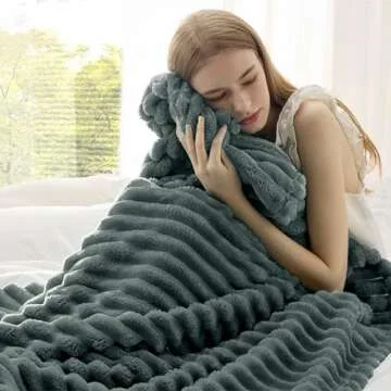 Bedsure Mallard Green Fleece Blanket for Cozy Comfort