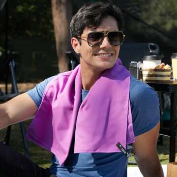 Rainleaf Microfiber Towel, 30 X 60 Inches. Purple